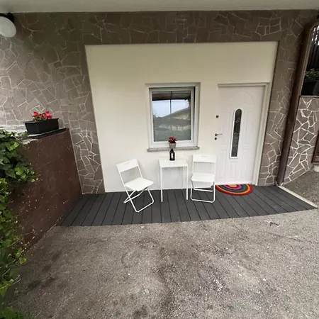 Jang Apartment *
