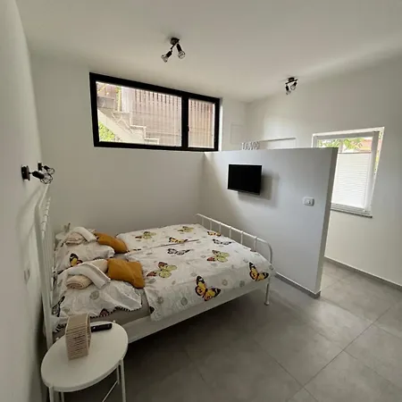Jang Apartment *